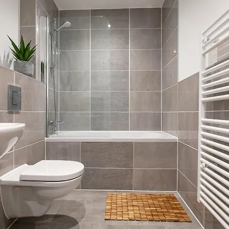 Centre - Free Parking - Stylish 2 Bedroom شقة *