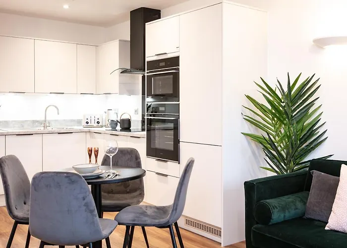 Centre - Free Parking - Stylish 2 Bedroom 公寓 *