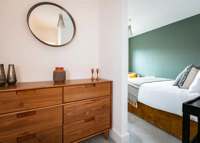 Centre - Free Parking - Stylish 2 Bedroom 布里斯托