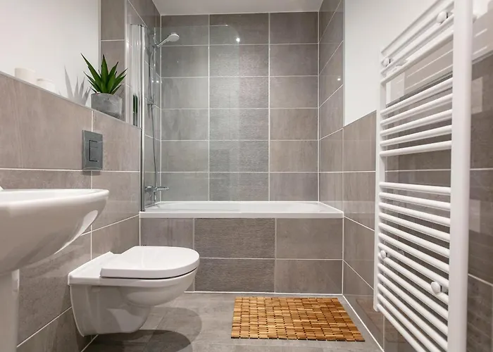 Centre - Free Parking - Stylish 2 Bedroom 公寓 *