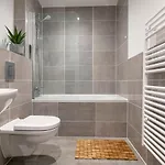 Centre - Free Parking - Stylish 2 Bedroom Διαμέρισμα *