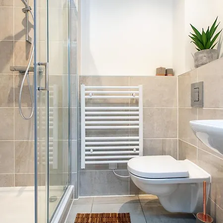 Centre - Free Parking - Stylish 2 Bedroom 公寓