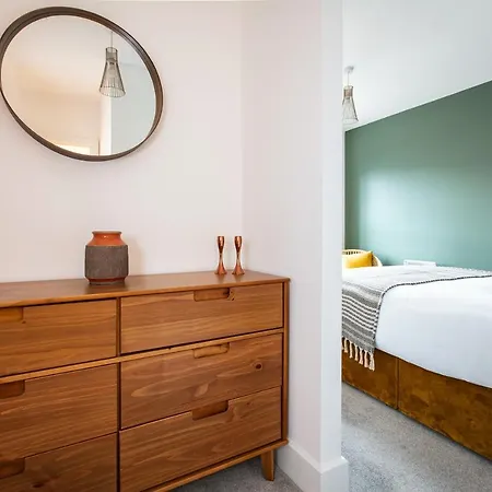 Centre - Free Parking - Stylish 2 Bedroom 布里斯托