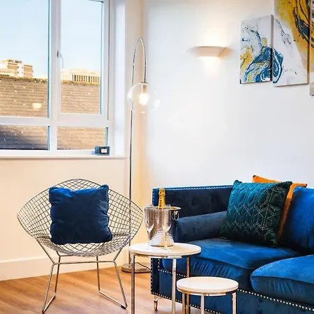 Apartman Centre - Free Parking - Stylish 2 Bedroom